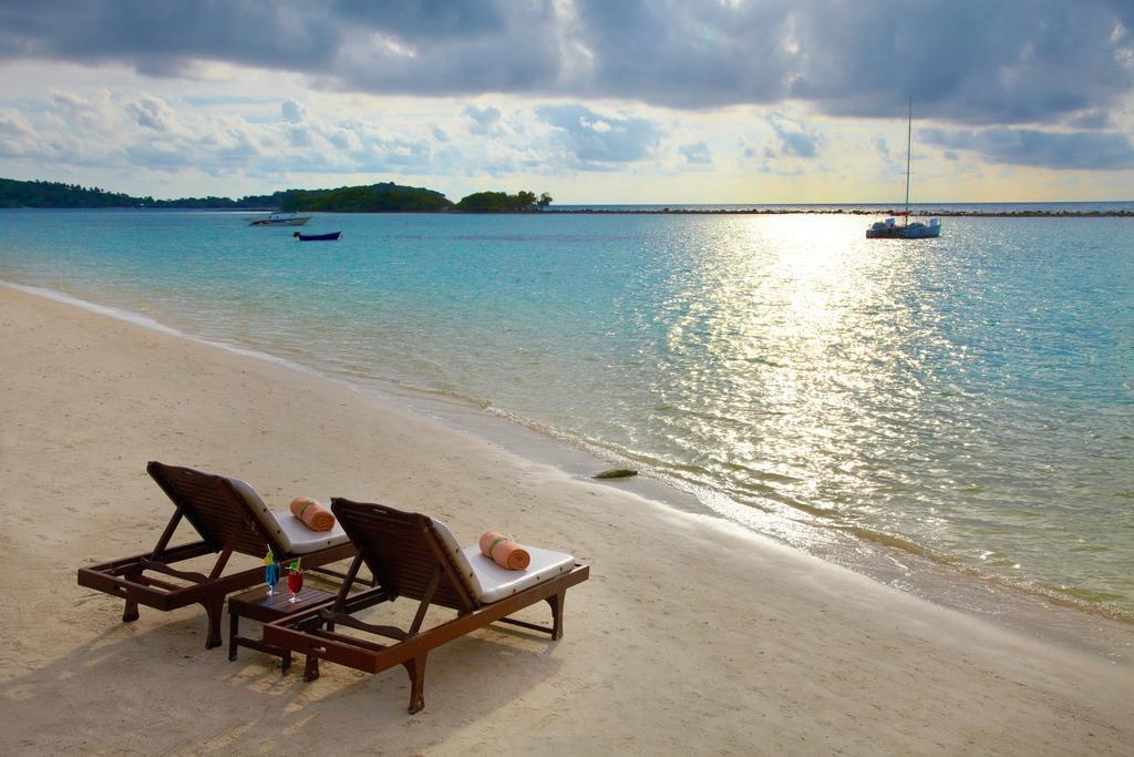Chaweng Regent Beach Resort Extérieur photo Beach at Sandals Halcyon Beach
